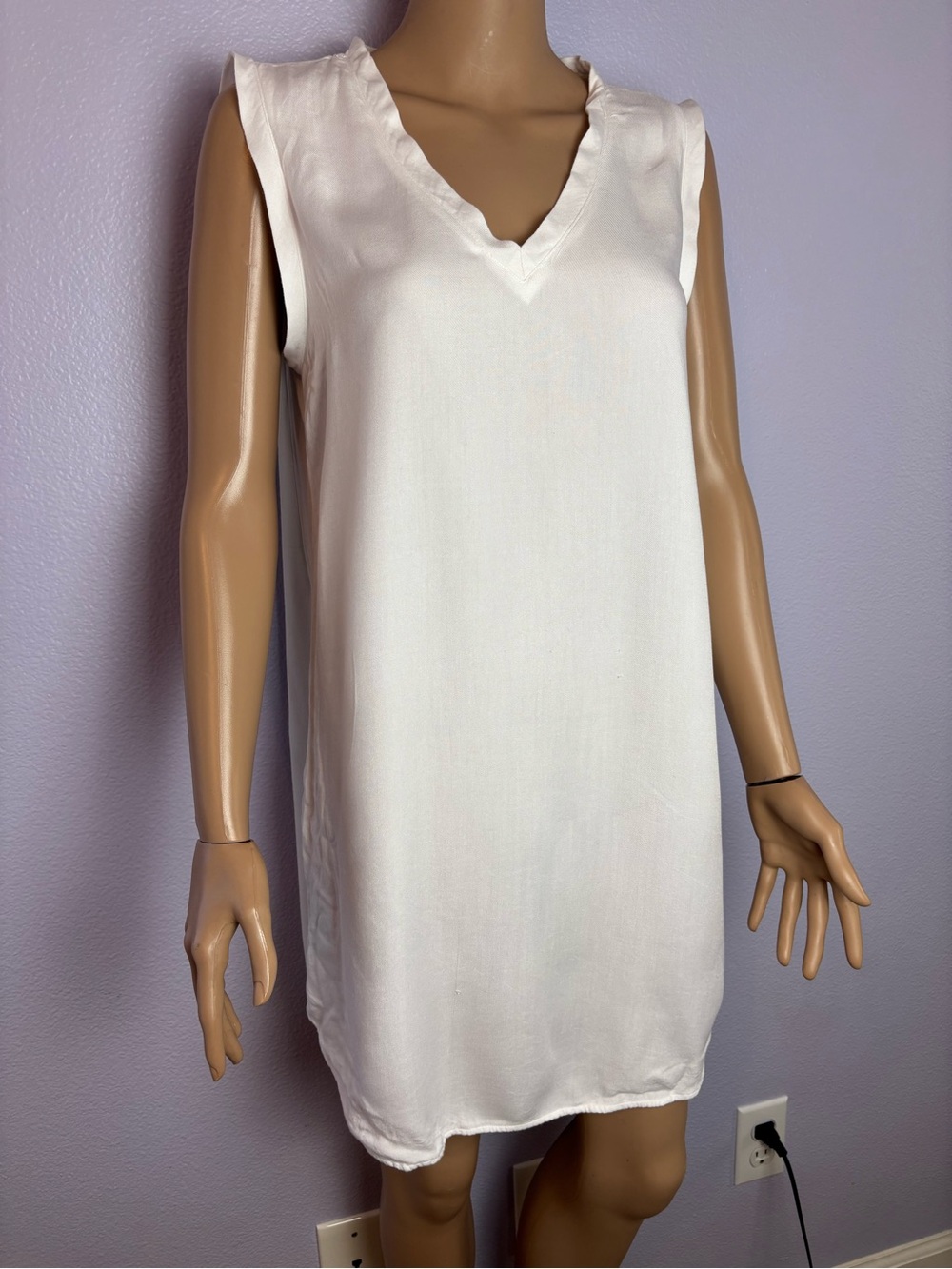 cloth & stone White V-Neck Sleeveless Slip Dress